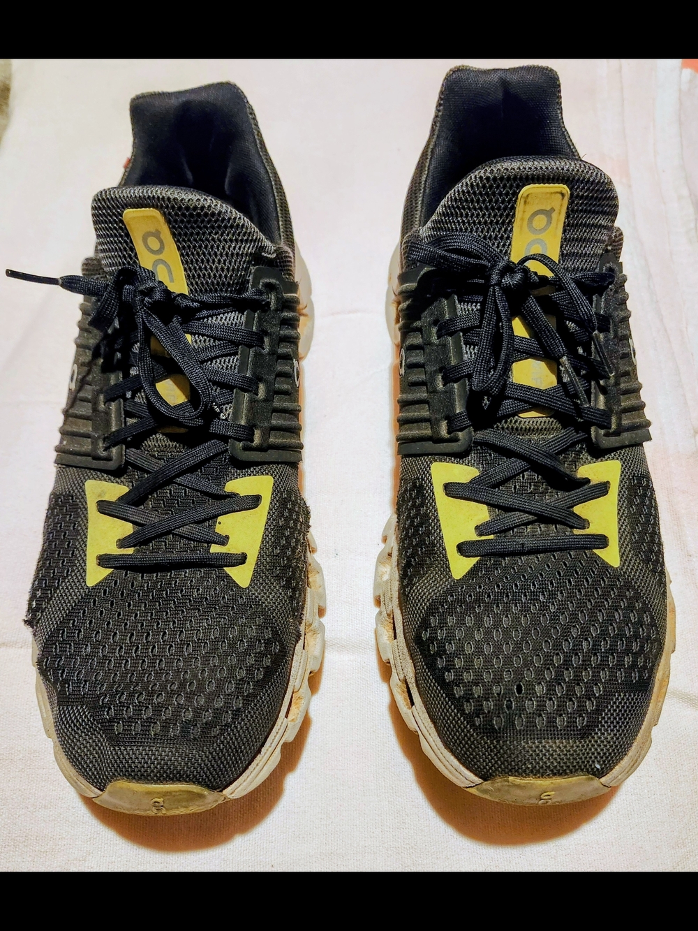 On Running Black and Yellow Contrast Athletic Sneakers Men's Size 12